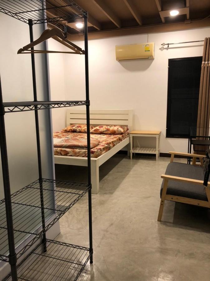 Bluefin Guesthouse Bangkok Bagian luar foto